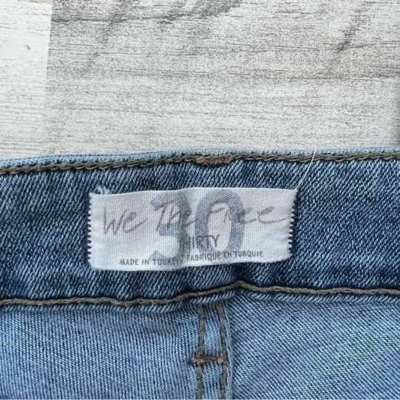 Free People Jeans Size 30 Woman’s 5-pocket style Raw Hem Light Wash Blue - Picture 6 of 12